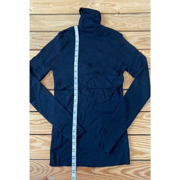 NWT Express Turtleneck Sweater Size Medium Women’s Black MSRP $70 - Picture 6 of 8
